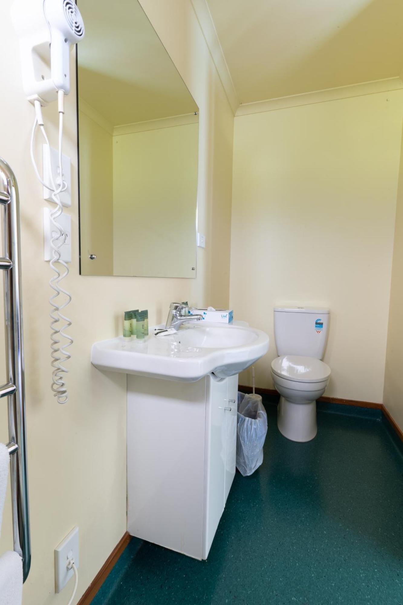 Donegal House 4*