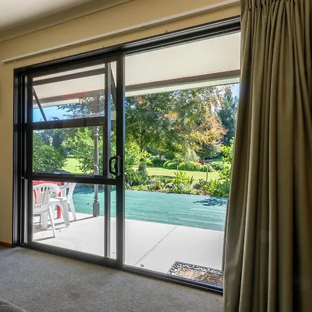 Donegal House Hotel Kaikoura Exterior photo